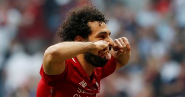 ما سر احتفال محمد صلاح الغريب بهدفه ضد توتنهام؟! صور