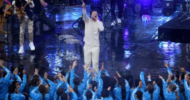 صور.. فرقة imagine dragons تفتتح نهائى أبطال أوروبا