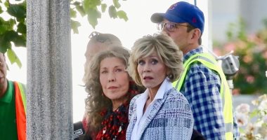 شاهد جين فوندا ولي لي توملن بكواليس تصوير مسلسلهما Grace and Frankie 