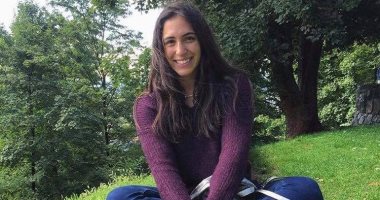 مطبخ الكابتن.. لينا طارق نجمة طائرة سبورتنج تقدم طريقة عمل كيكة البلح