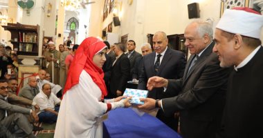 محافظ الجيزة يكرم 40 طفلاً من حفظة القرآن الكريم