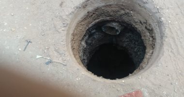 شكوى من عدم وجود أغطية بالوعات الصرف الصحى فى شارع الشوبرى بعين شمس
