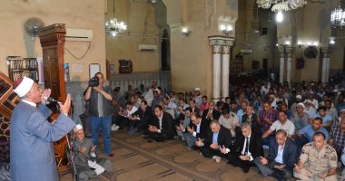 صور.. المحافظون يحتفلون بليلة القدر وتكريم حفظة القرآن الكريم