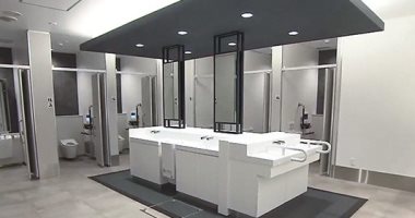 كوكب اليابان.. مرحاض يعمل بشاشة باللمس ومستشعرات لرصد الزحام.. اعرف الحكاية