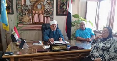 رئيس منطقة الإسكندرية الأزهرية يجتمع بمديرى المراحل التعليمية