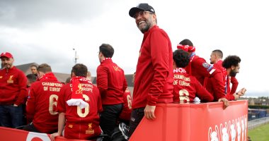 انطلاق احتفالات ليفربول باعتلاء عرش أوروبا مع الجماهير.. فيديو وصور