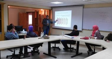 مركز التنمية المحلية بسقارة ينظم دورات تدريبية للقيادات النسائية بالمحافظات