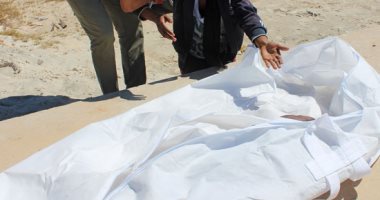 صور.. انتشال جثمانين عقب انقلاب قارب للمهاجرين قبالة سواحل ليبيا