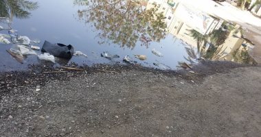 طفح بالمجارى العمومية بأحد شوارع الغردقة ومطالب بالتدخل لحل المشكلة