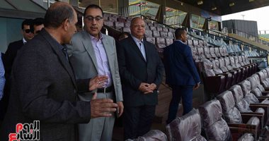 صور.. رئيس الوزراء يتفقد استادى الدفاع الجوى والسلام استعدادا لأمم أفريقيا