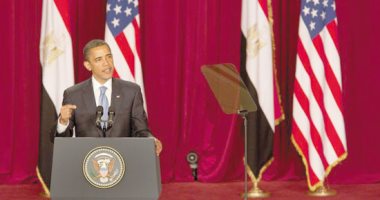 سعيد الشحات يكتب: ذات يوم 4 يونيو 2009.. الرئيس الأمريكى باراك أوباما يخطب فى جامعة القاهرة أمام ثلاثة آلاف ويطلب من مبارك عدم الحضور