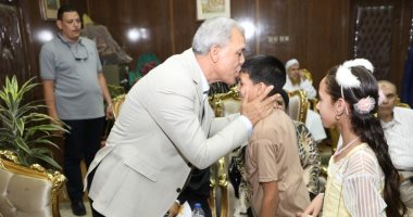 محافظ المنوفية يرفع درجة الاستعداد القوى ويستقبل المهنئين بالعيد