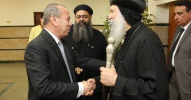 محافظ كفر الشيخ يستقبل وفدا كنسيا برئاسة الأنبا ماركوس للتهنئة بالعيد (صور)