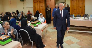 صور.. محافظو بورسعيد والشرقية وشمال سيناء والقليوبية والبحر الأحمر يهنئون نزلاء دار المسنين ومستشفى الحروق بعيد الفطر