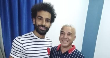 جماهير أوزبكستان تهتف لمحمد صلاح 