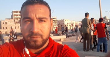 أحمد يشارك بصورته فى العيد من كورنيش الصابرى ببنى غازى