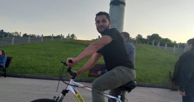 محمد شرف يشارك بصورته من روسيا: مفيش أى شىء رائع زى مصر