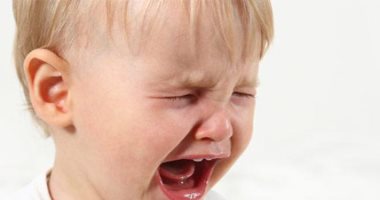 ابنك بيعيط طول الوقت ومش عارفة تسكتيه؟!.. اعرفي أبرز الأسباب وتجنبيها