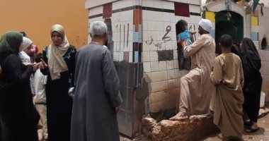 حكاية بئر المياه المبروكة بأسيوط.. الأهالى يتوافدون عليه بزعم الاستشفاء (صور)
