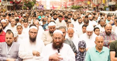 مواطون يهاجمون ياسر برهامى بعد إمامة السلفيين بالإسكندرية فى صلاة العيد