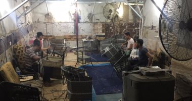 أبناء المحروسة يحققون أحلامهم بدعم جهاز تنمية المشروعات.. "باهى" ابن شبرا الخيمة من فنى لحام لصاحب مصنع أثاث فندقى.. حقق حلمه بقرض 500 ألف جنيه.. وفتح بيوت 45 عاملًا وفنيًا وطلاب المدارس فى الإجازات (صور)  
