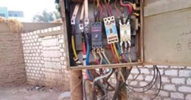 كابينة كهرباء مكشوفة.. شكوى أهالى قرية الحلفاية بحرى بنجع حمادى