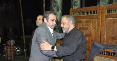 أحمد عبد العزيز و الإبراشي ووفاء عامر فى عزاء محمد نجم