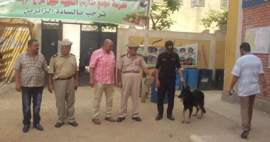 صور .. تعليم سوهاج تستعين بالكلاب البوليسية لتعقيم لجان الثانوية العامة