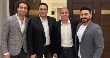 فيديو.. تامر حسنى مع على ربيع و أكرم حسنى من كواليس بروفات أغنيه الحياة