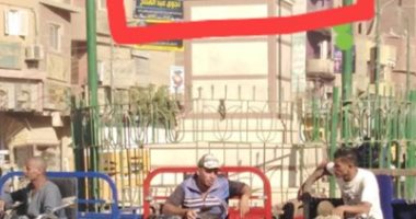 موقف تروسيكل وحنطور وسوق خضار تحت أقدام "عميد الأدب العربى" بمركز مغاغة