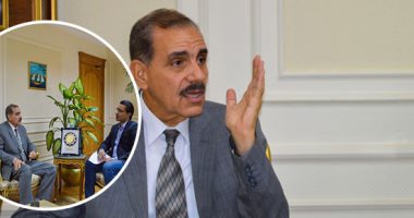 صور.. محافظ أسيوط: نحارب "مافيا العقارات" بالمدن الجديدة و"مش هسيبهم".. اتلقى 700 رسالة يوميا أغربها المطالبة بـ "مترو" وإسعاف طائر ..وأقول لكل موظف فاسد احذرنى فأنا لا أتراجع عن قص جذور الفساد