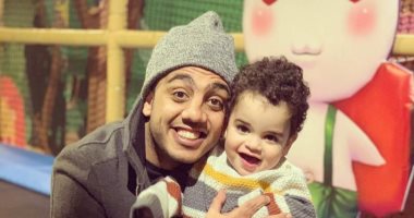 "يارب تكبر وتبقي أطول وأحسن من بابا" هكذا احتفل أوس أوس بعيد ميلاد ابنه
