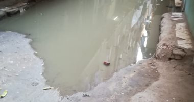 تكرار انسداد خط الصرف الصحي بشارع رئيسى ببشتيل فى الجيزة