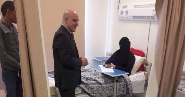 4 طالبات بجامعة أسوان يؤدين الامتحان داخل المستشفى بعد تعرضهن لحادث