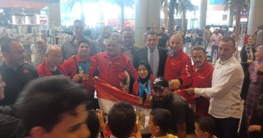 منتخب مصر لرفع الأثقال يصل القاهرة بعد التتويج بـ 5ميداليات ذهبية ببطولة العالم