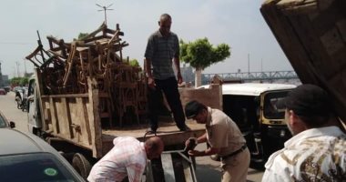 صور.. مرافق الغربية تشن حملات لإزالة المخالفات فى كفر الزيات 