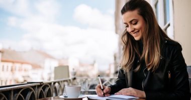 البيض والأفوكادو والشاى الأخضر.. أطعمة تساعدك على التركيز فى فترة الامتحانات
