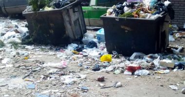 أهالى مصر القديمة متضررين من انتشار القمامة أمام محطة مياه الشيشينى