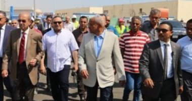 صور.. شريف إسماعيل وصقر يتفقدان استاد السويس استعدادًا لأمم أفريقيا