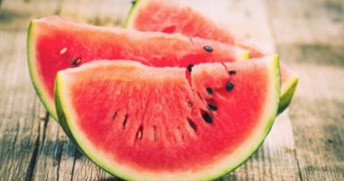 البطيخ والمكسرات وشوربة العدس..أطعمة يجب تناولها أثناء التعافى من كورونا 