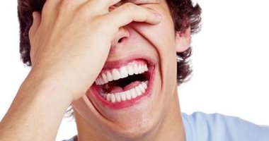 الضحك بيعمل إيه فى جسمك؟.. يقوى المناعة ويحارب الشيخوخة