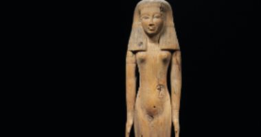  شاهد قبل البيع.. تمثال خشبى لربة منزل مصرية يقدر ثمنه بـ 60 ألف جنيه استرلينى