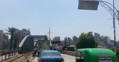 اضبط مخالفة .. غياب المرور يتسبب فى  زحام مرورى بكوبري " زفتي - ميت غمر "