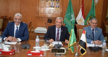 رئيس جامعة المنوفية يطالب بسرعة انهاء تجهيزات الاستاد لاستقبال أسبوع شباب الجامعات