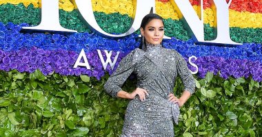 فانيسا هودجينز بفستان سعره 4495 جنية استرليني في حفل Tony Awards 