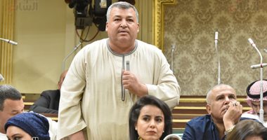 برلمانى: التوك توك أساس الجرائم.. ورئيس المجلس مازحا: "هما اللى نجحوك"