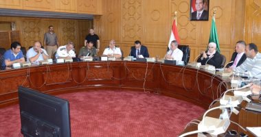 محافظ الإسماعيلية يناقش الاستفادة بطولة أمم أفريقيا فى تنشيط السياحة
