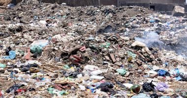 تراكم القمامة مشكلة أهالى قرية طملاى بالمنوفية