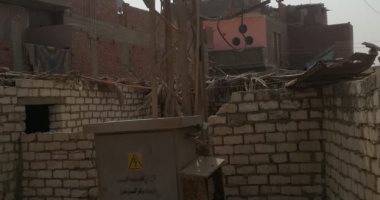 أسلاك الضغط العالى تهدد حياة أهالى عزبة الخمسين فى الفيوم