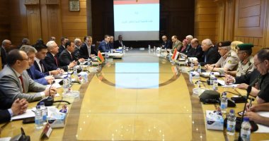 "العصار" يبحث مع وزير الصناعات العسكرية البيلاروسي التعاون المشترك